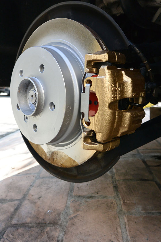 純正キャリパー用リアブレーキパッド ブレンボ(brembo)交換 BMW E87 130i