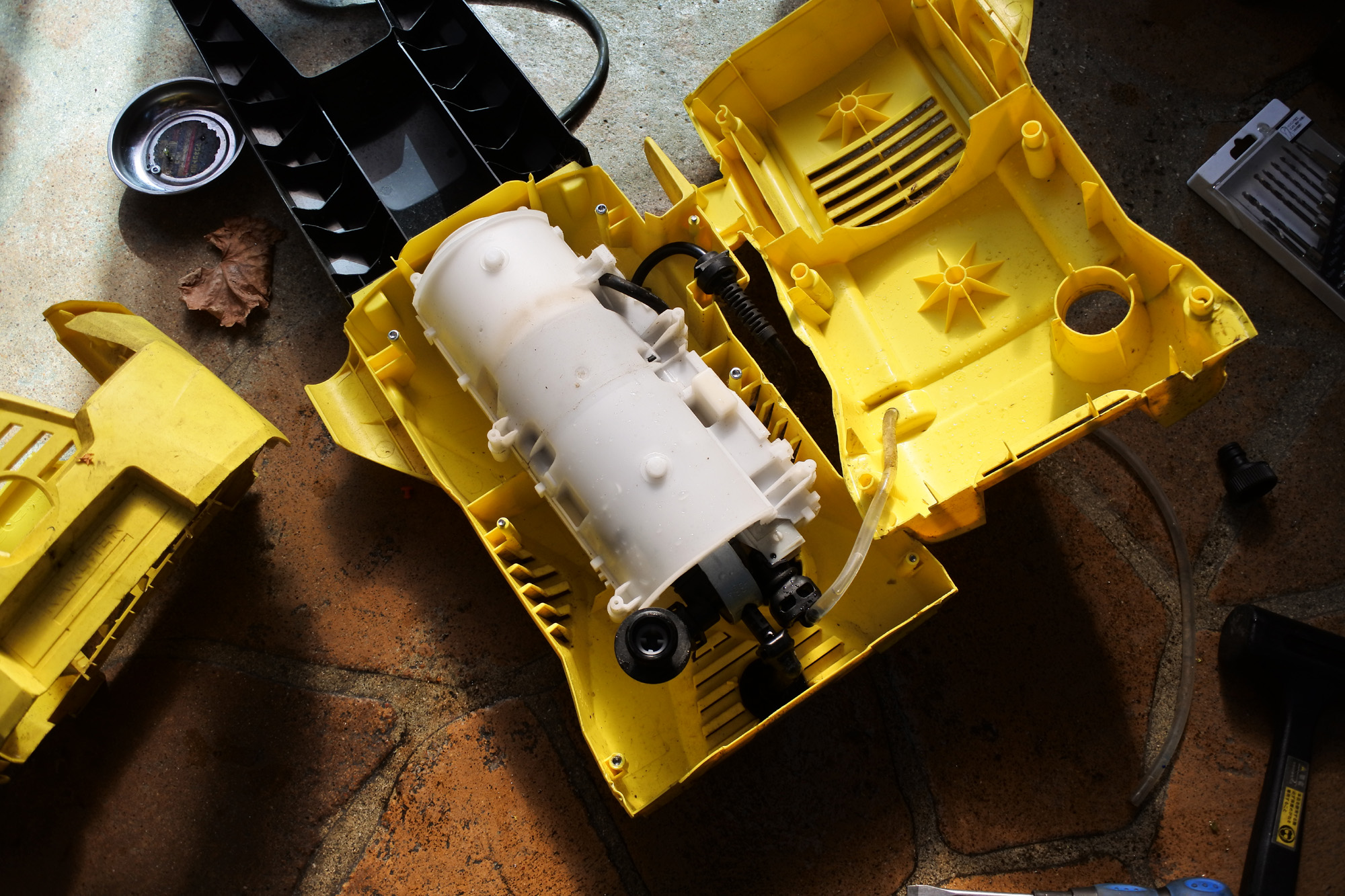KARCHER ケルヒャー K2 高圧洗浄機壊れました。　