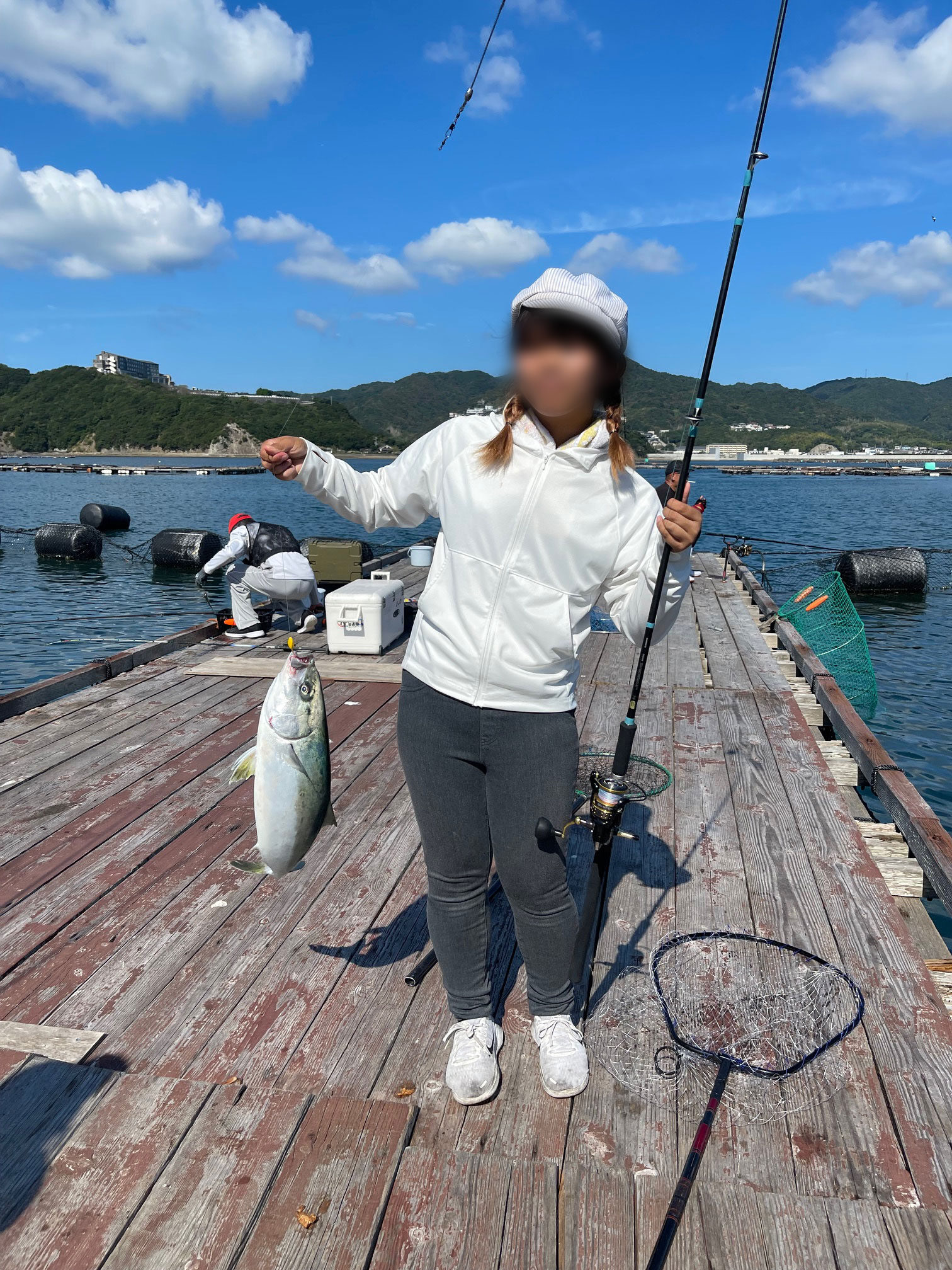 今週は、3人で海上釣堀に行って来ました。