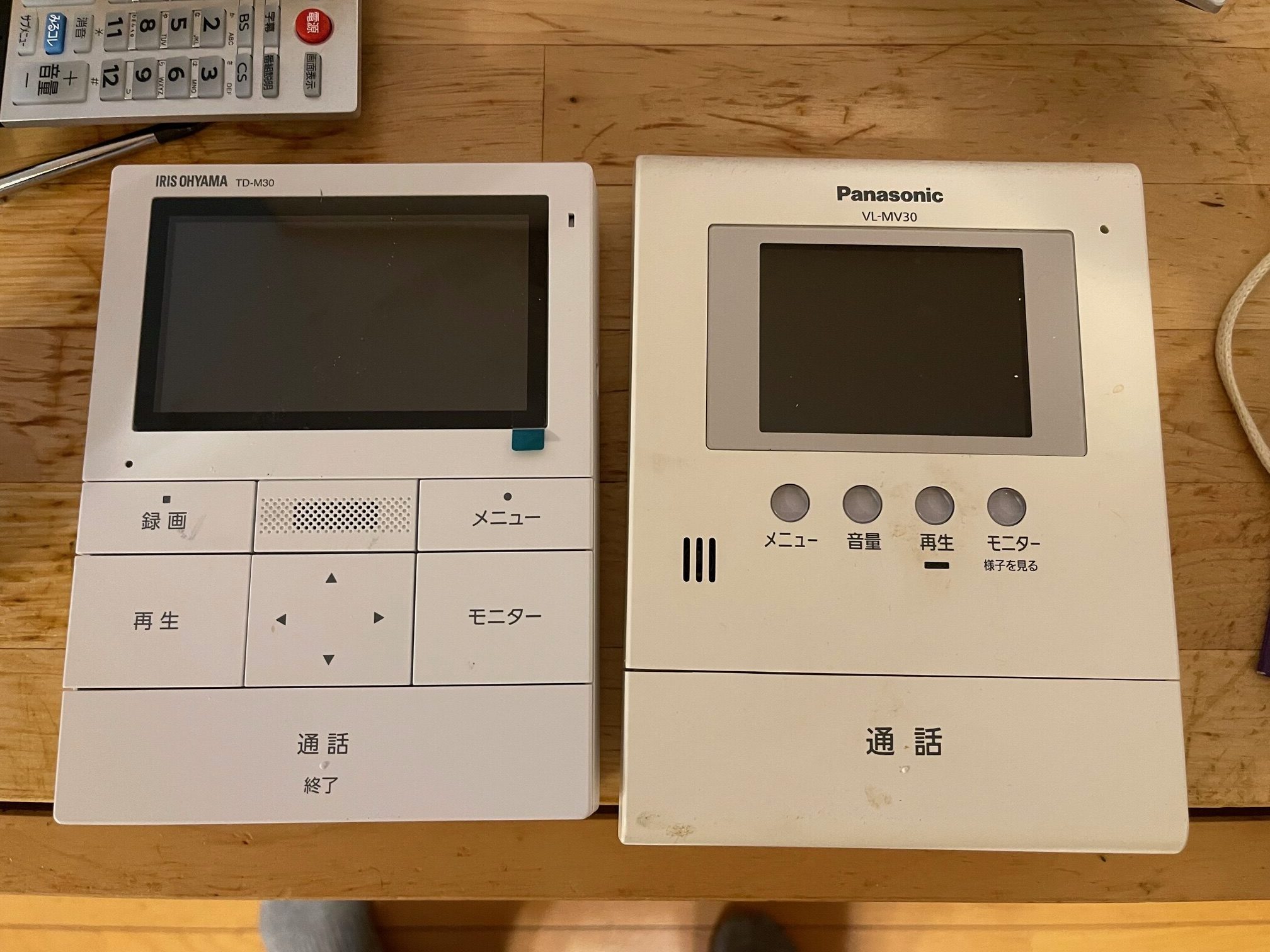 アイリスオーヤマの4.3インチカメラ付きドアホン購入DIY交換　TD-SM3010-WSH