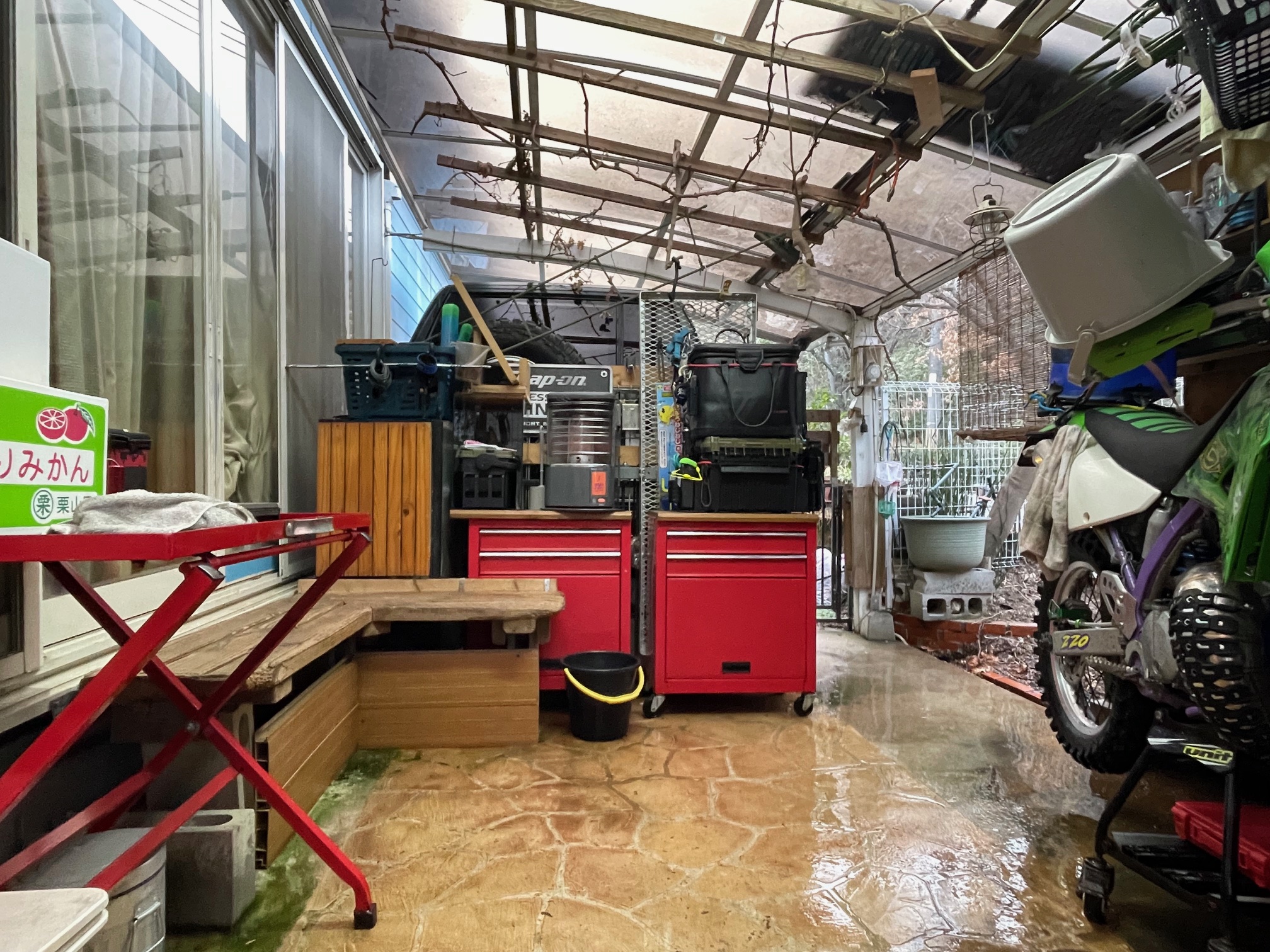 大晦日まで仕事だったので正月2日から掃除します。