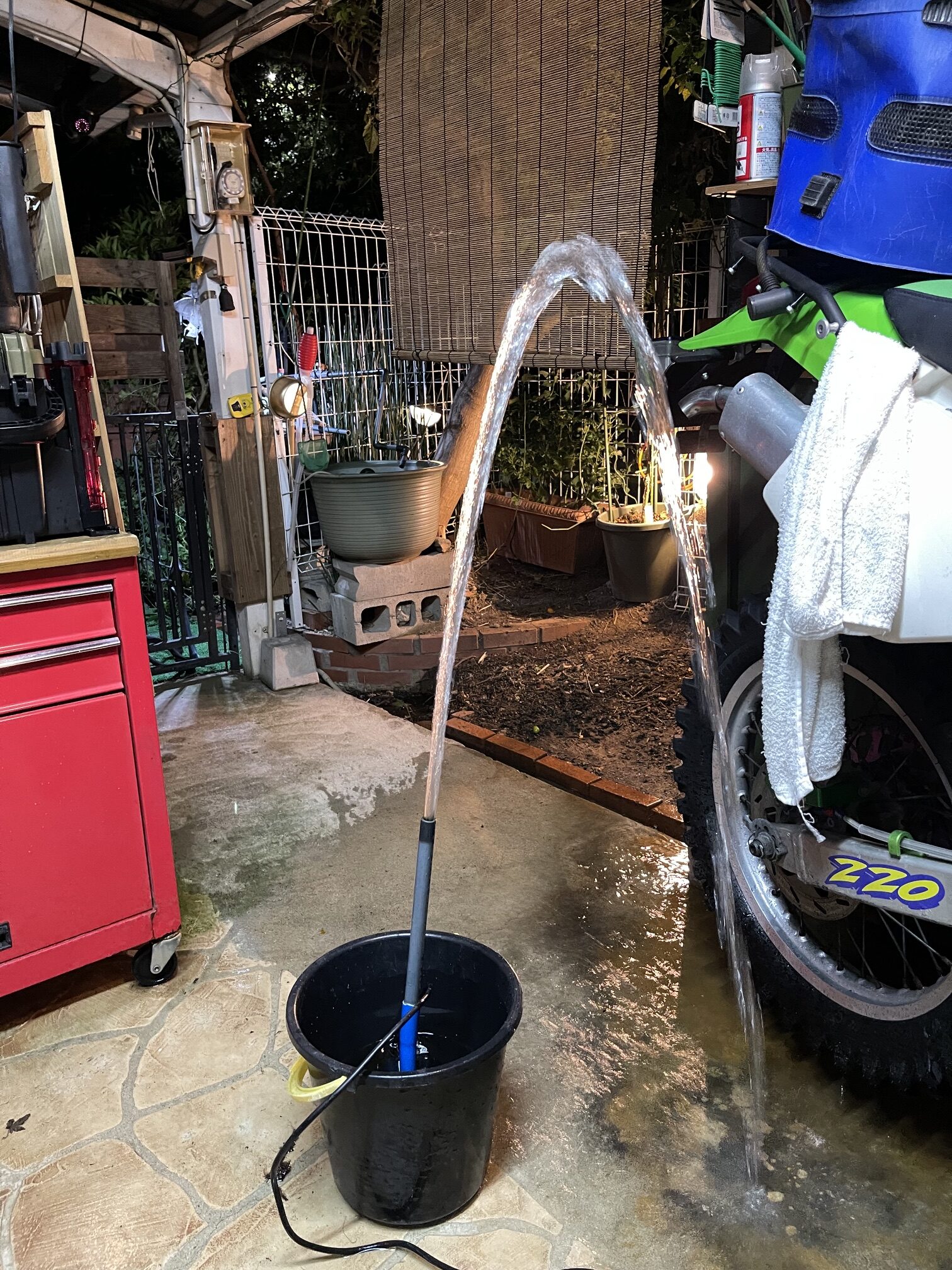 小さい池のポンプ故障？カミハタ　オーシャンライナー2500　部品取りで修理