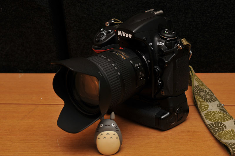 Nikon MB-D10と互換BP-D10 D300&D700