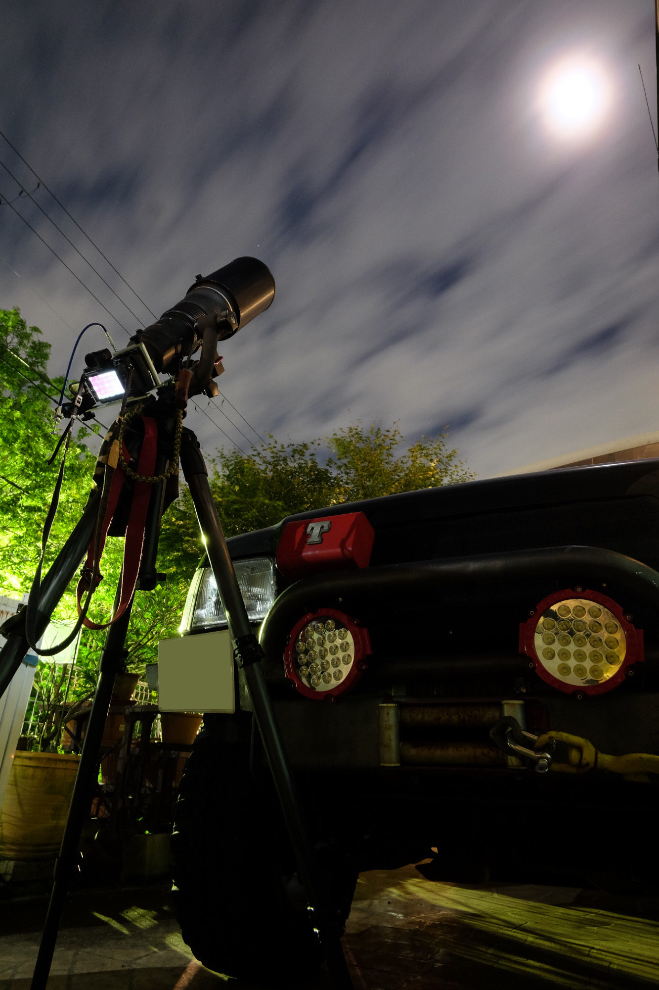 ニコワンとゴーヨンで月を撮る。Nikon1 V3 + FT-1 + AF-S 500mm F4 + TC-14E 1890mm相当ノートリミング