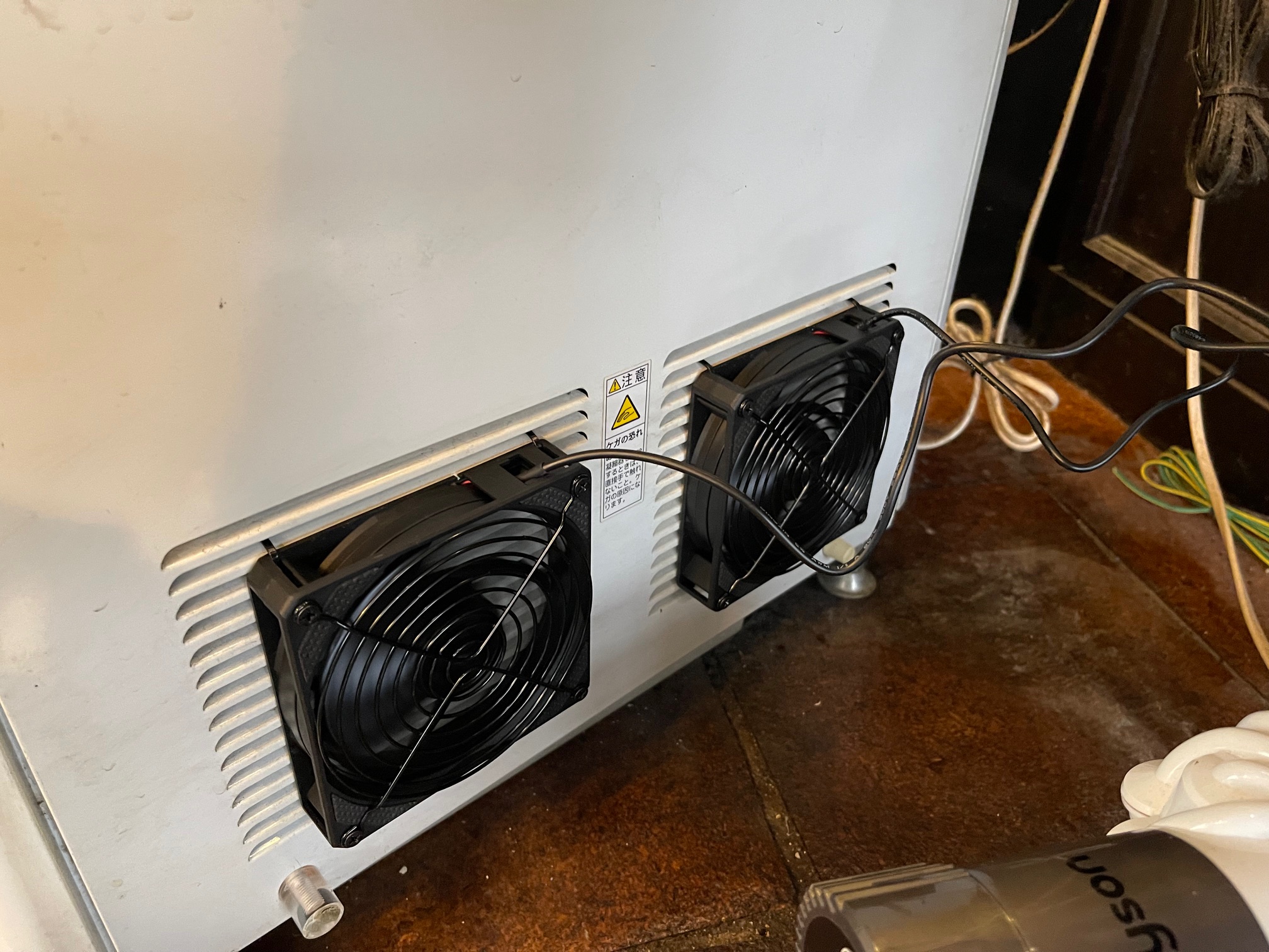 業務用縦型ガラス冷蔵庫DIY修理　東芝冷蔵ショーケース　SF-G5210AD