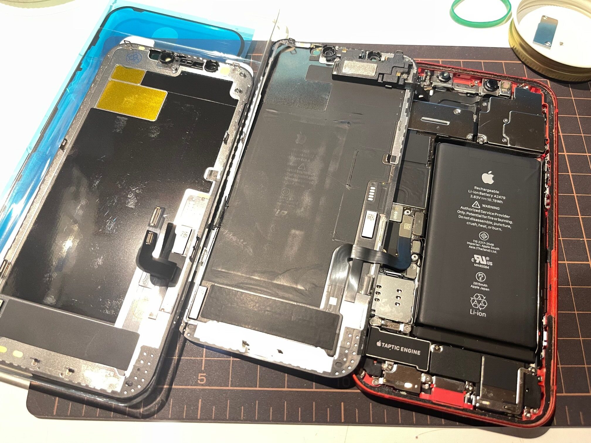 iPhone12 液晶(フロントパネル)DIY交換しました。その1 iPhone12 液晶(フロントパネル)DIY交換しました。その1