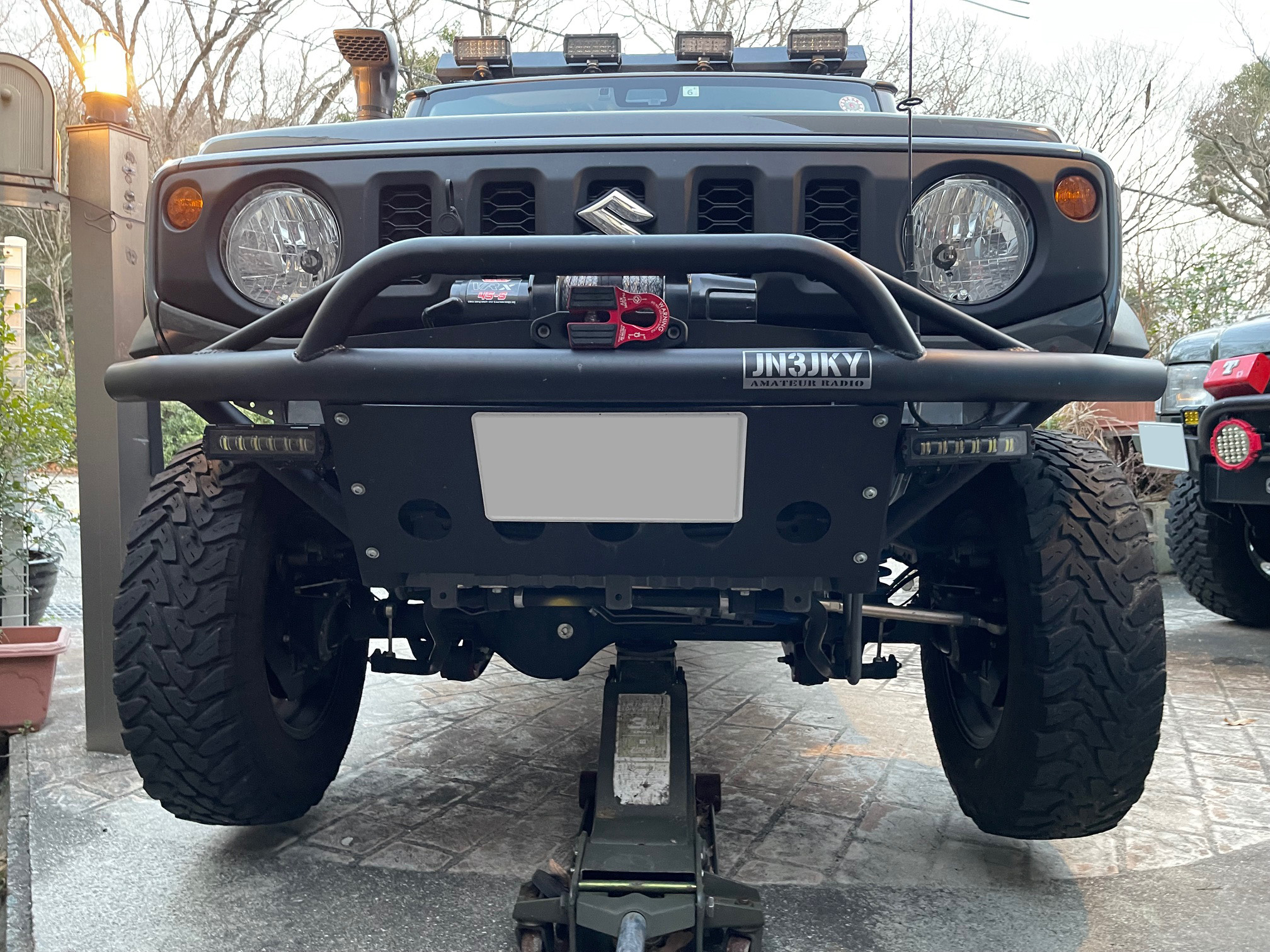 ジムニーシエラ JB74W トーヨータイヤ注文したが当分届きそうにないのでフロントだけ左右ローテーションしました。