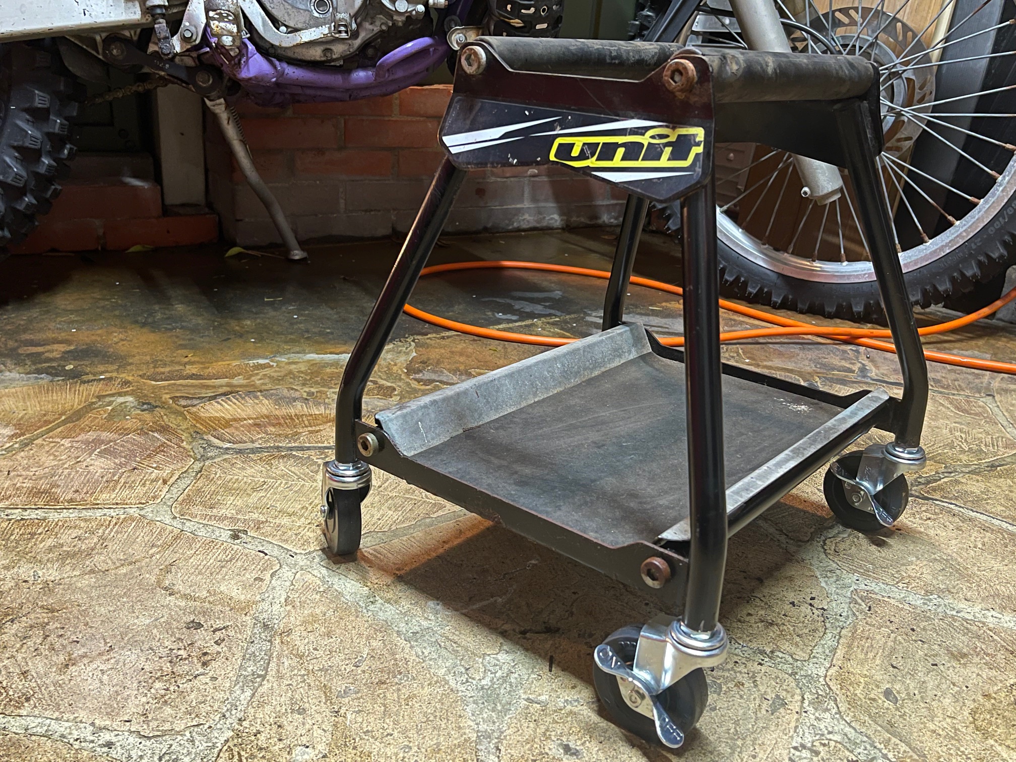 UNIT オフロード用　ドリースタンドのキャスター交換 KDX220SR