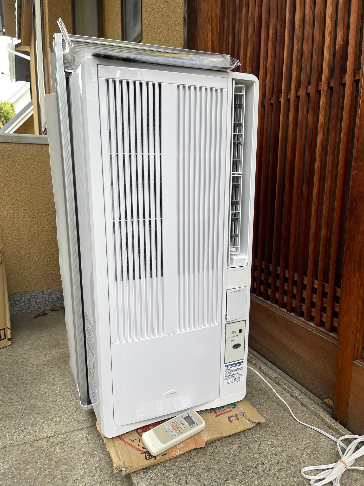 KOIZUMI 窓用エアコン KAW-1932 2023年製　中古美品を購入