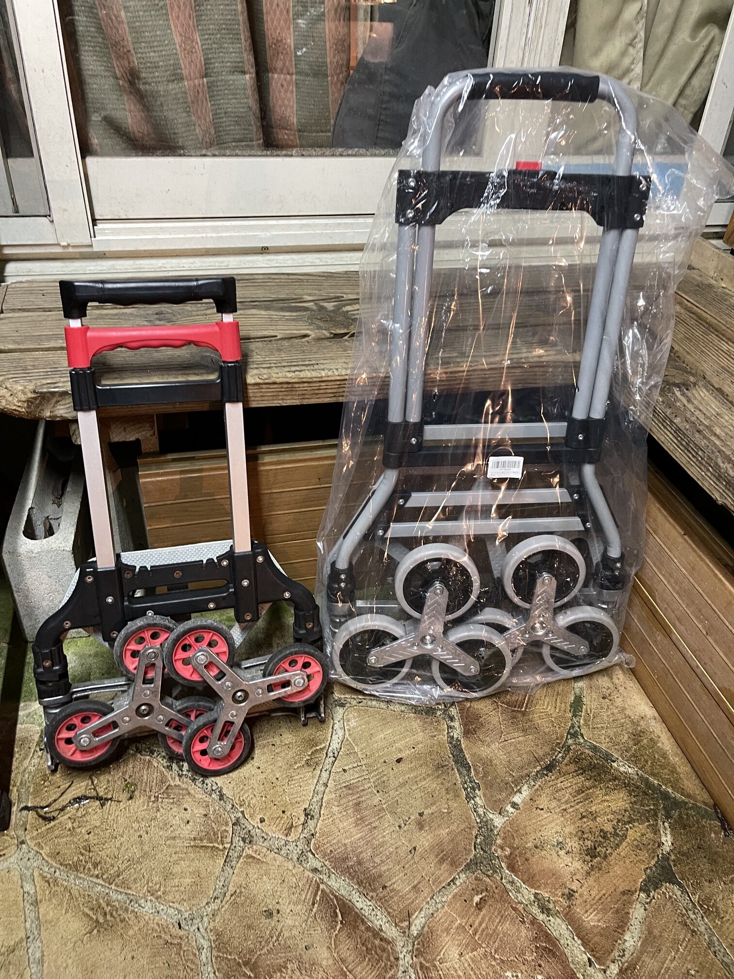 海上釣堀用 階段登れるキャリーカート3台目購入。大きすぎ? 海上釣堀用 階段登れるキャリーカート3台目購入。大きすぎ?