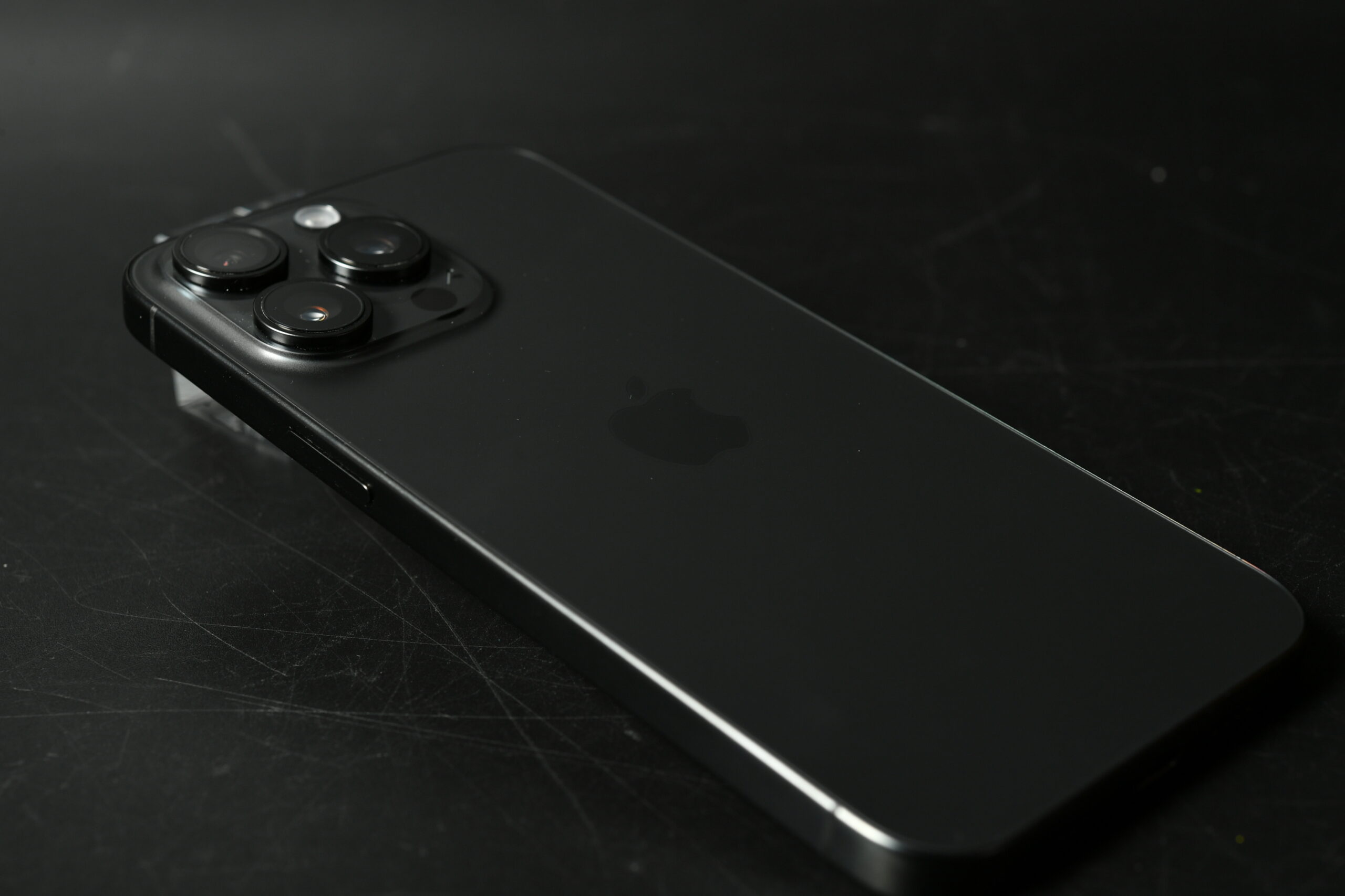 パパ中古iPhone15Pro max　美品購入しました。